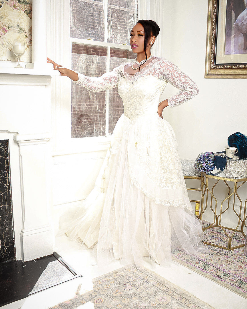 Long Sleeve 1950s Lace Wedding Dress 1950s Lace Of Grace ? A Breathtaking Lace Gown Inspired Long Sleeve 1950s Lace Wedding Dress 1950s Lace Of Grace ? A Breathtaking Lace Gown Inspired