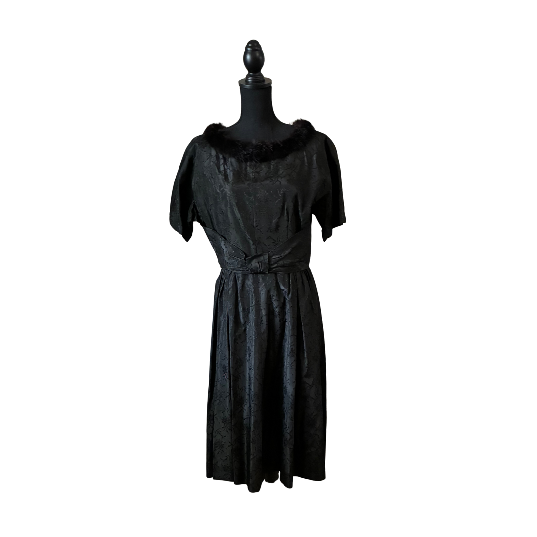 Unbranded Vintage 1950s Brocaded formal dress with fur collar Size L