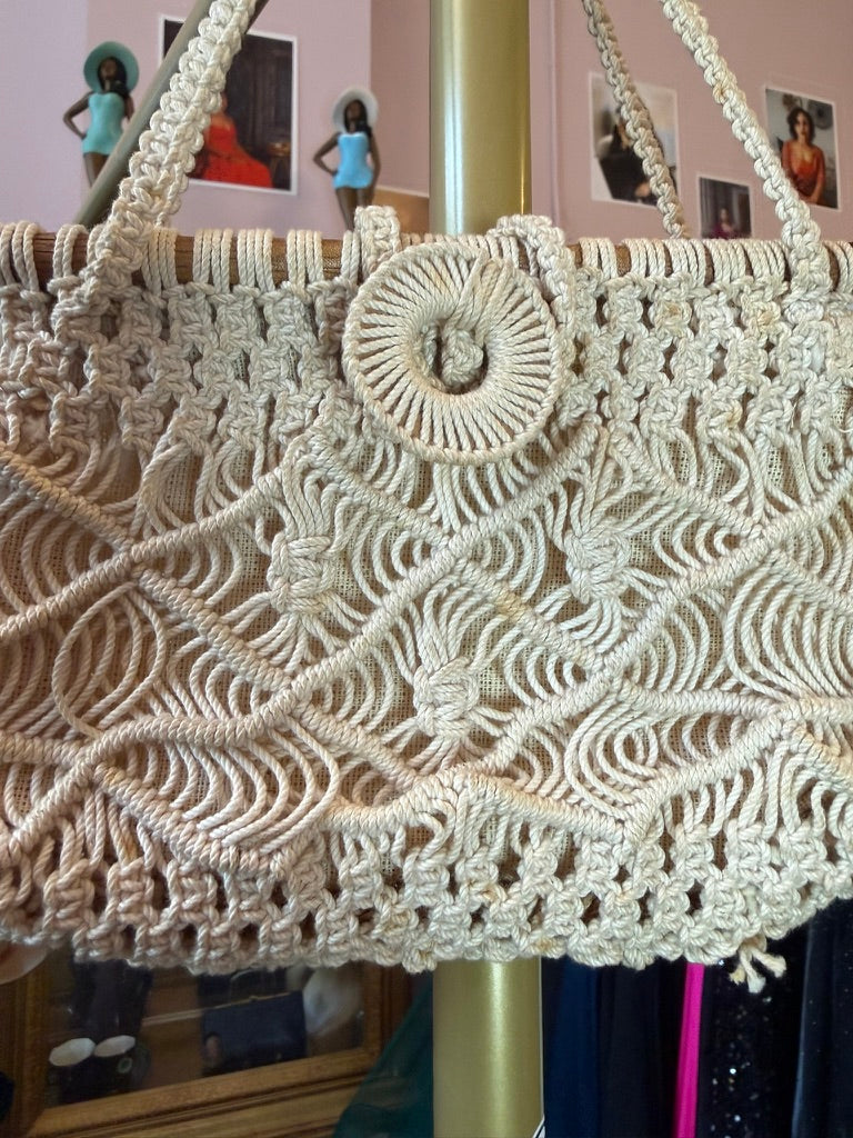 1950s Cream Macrame Handbag with Wooden Bar Handles