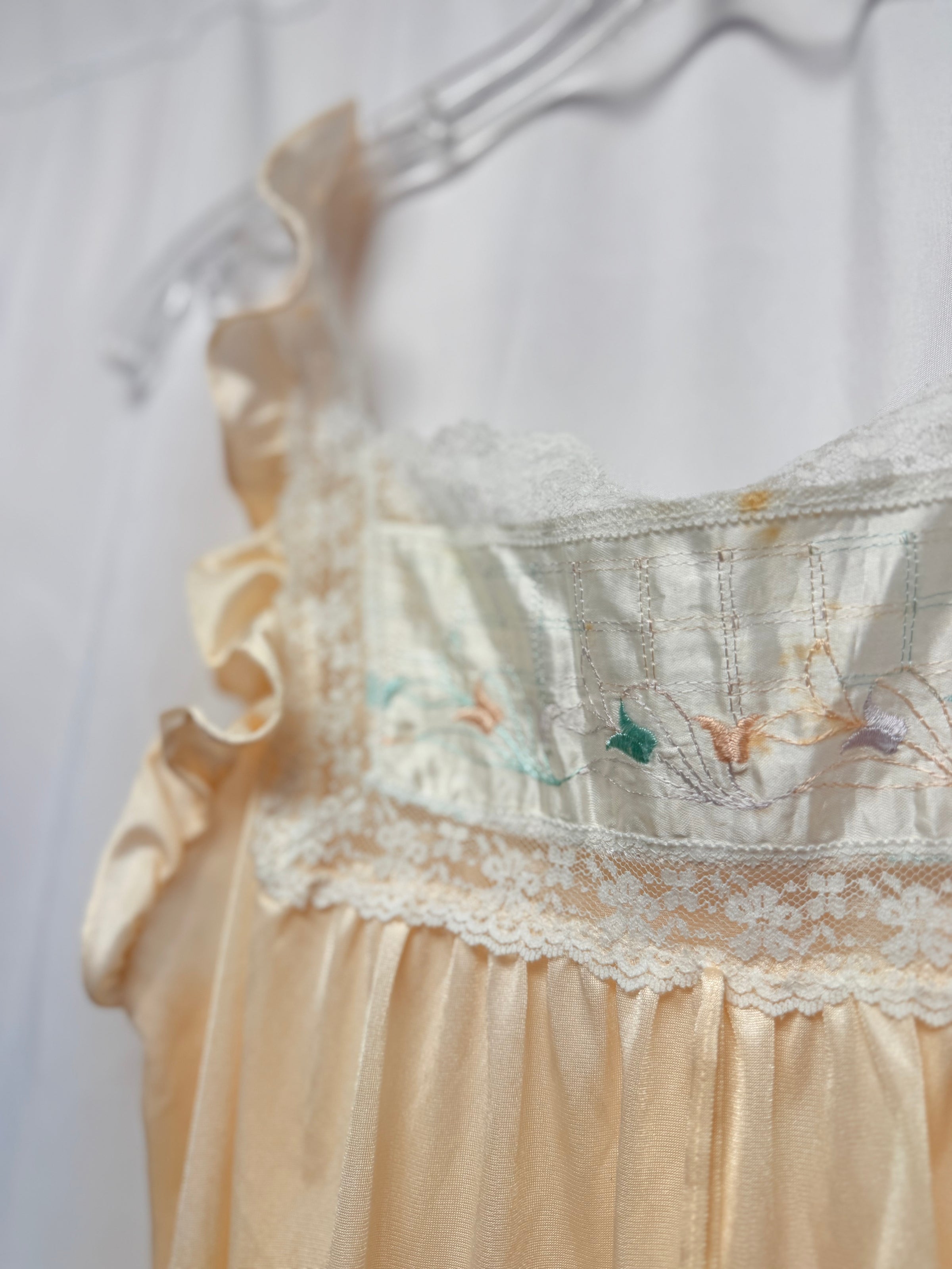 1970s Yellow Nylon Babydoll Nightgown with Floral Embroidery – Size S