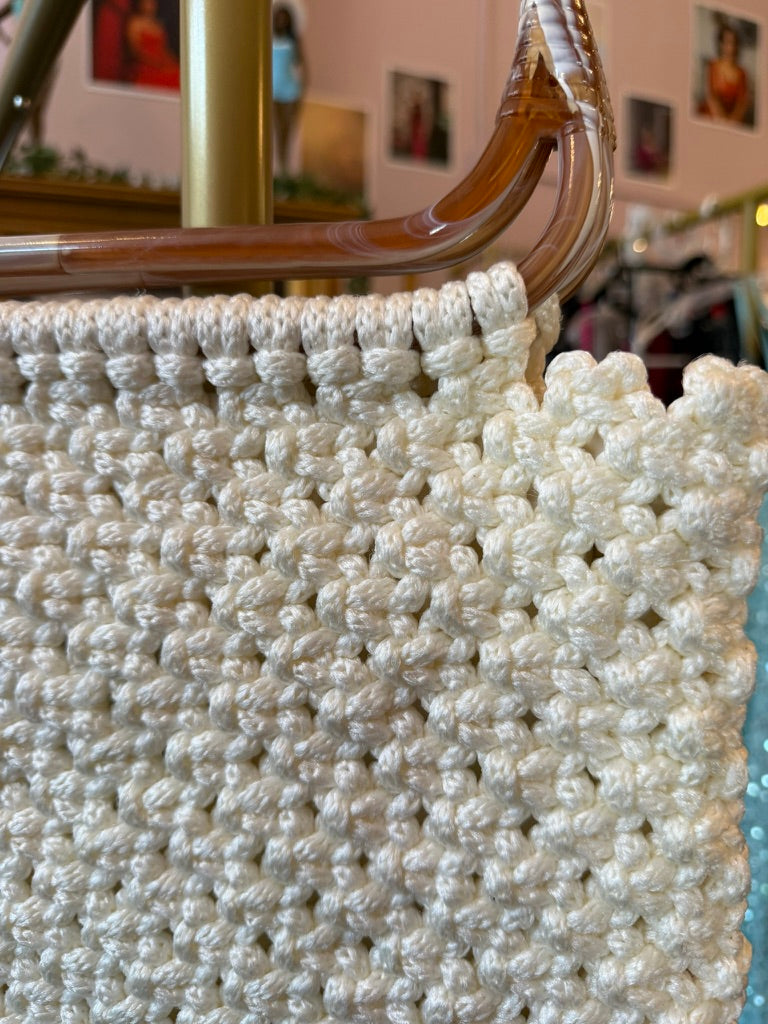 1970s White Beaded Macrame Top Handle Bag with Marbled Lucite Frame