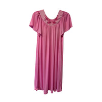 1980s Shadowline Bright Pink Flutter Sleeve Nightgown with Embroidered Roses – Size M