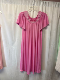 1980s Shadowline Bright Pink Flutter Sleeve Nightgown with Embroidered Roses – Size M