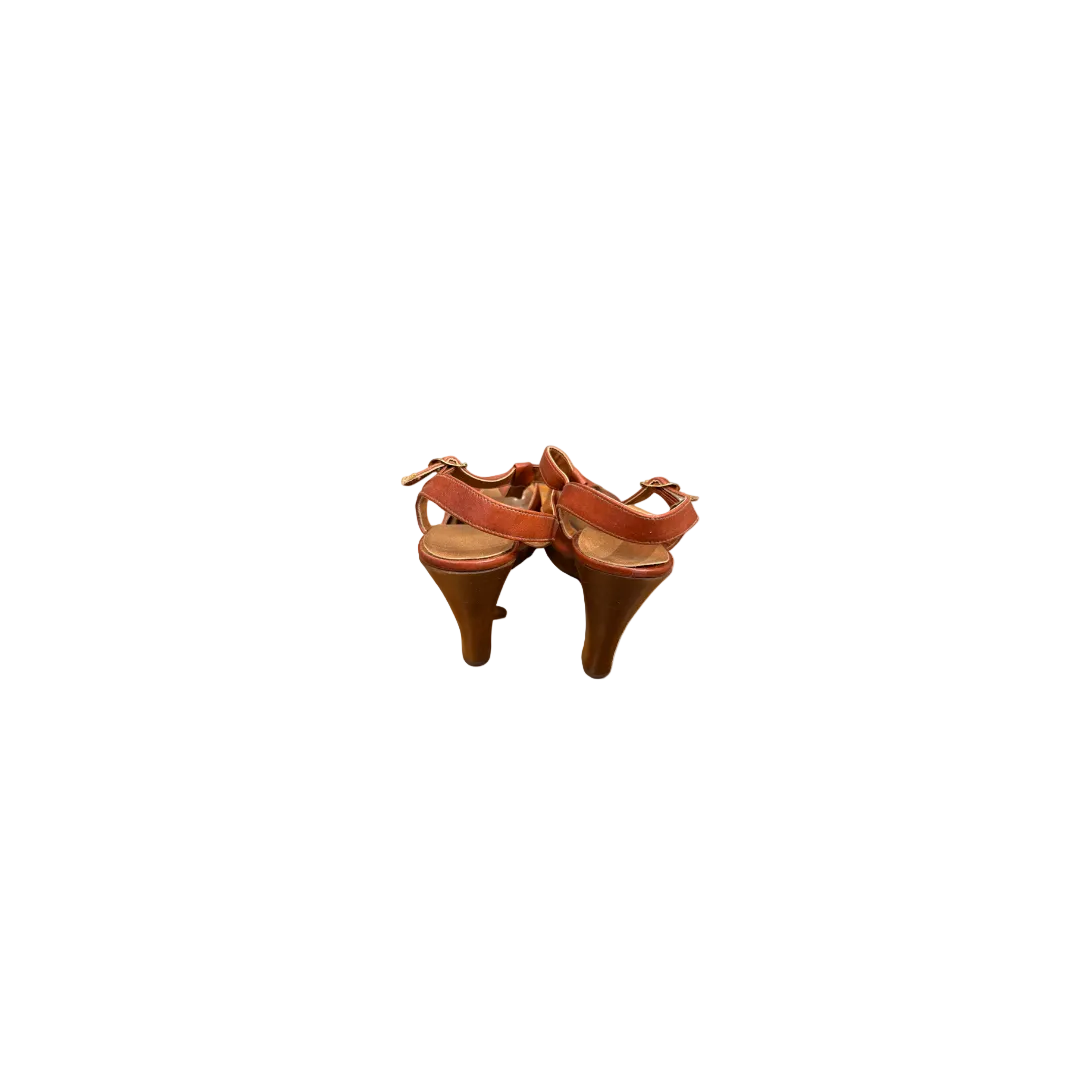 70s Brown Leather T-Strap Platform Sandals Connie Classic - Size 7