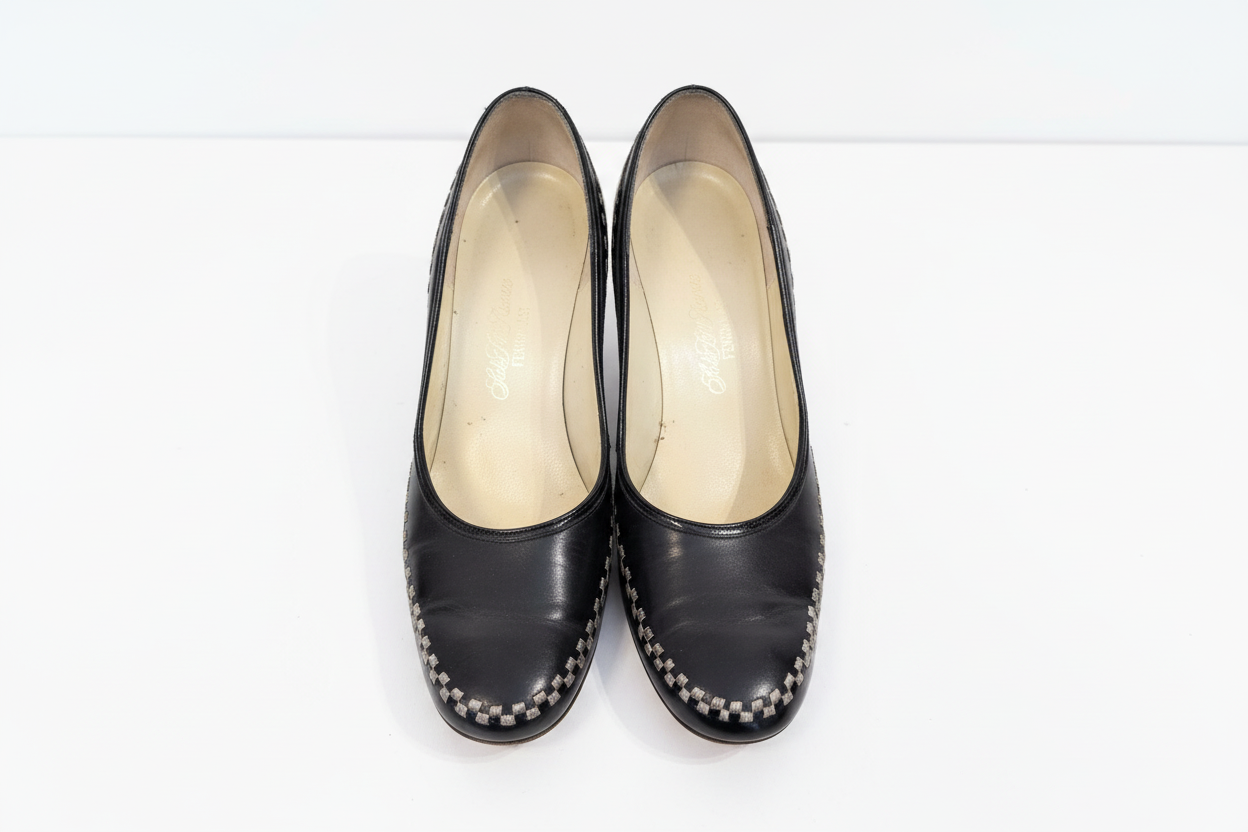 Vintage Saks Fifth Avenue Black Leather Pumps - Size 7