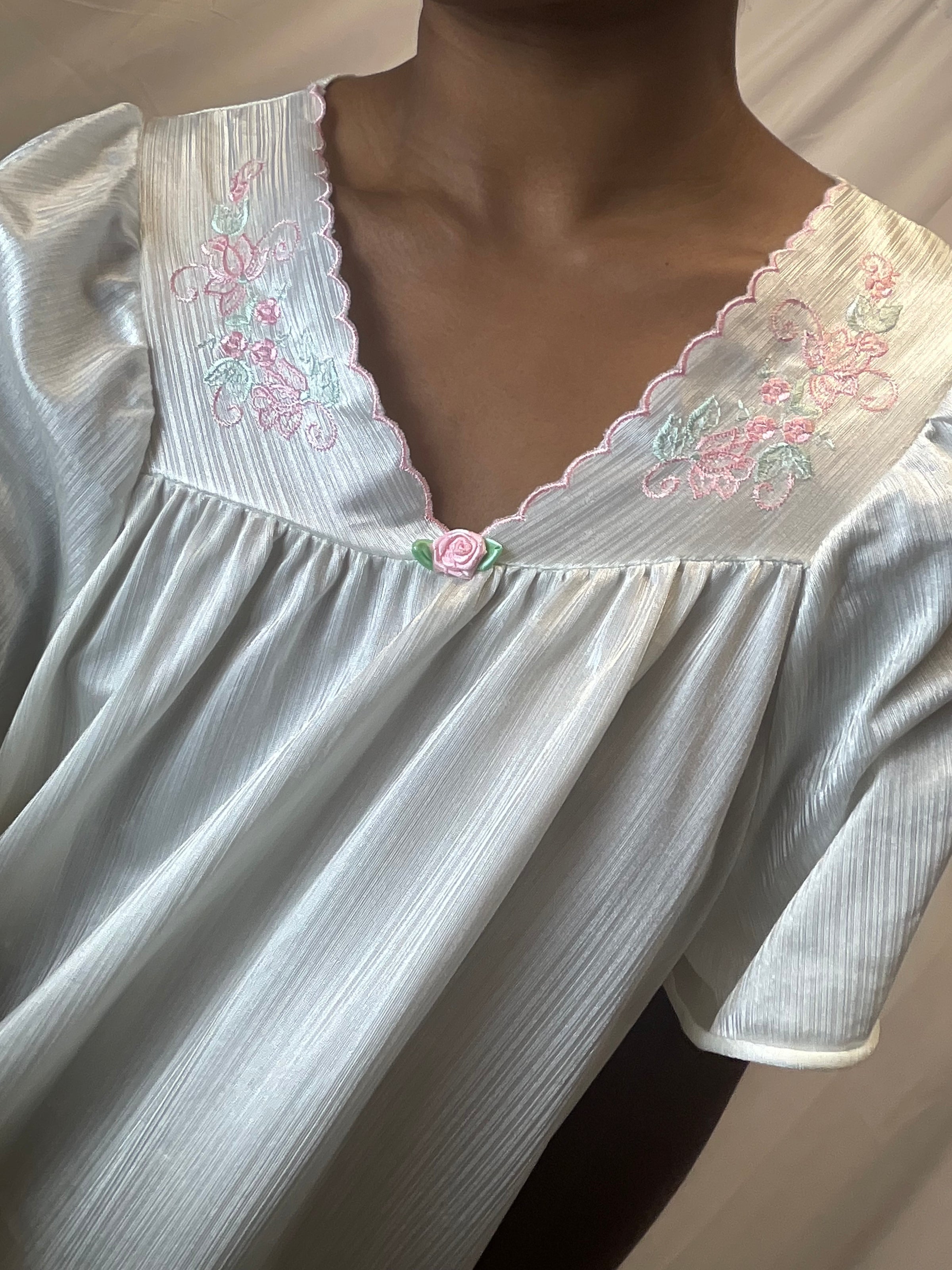 Ivory Embroidered Sleep Gown with Flutter Sleeves – Size 3X